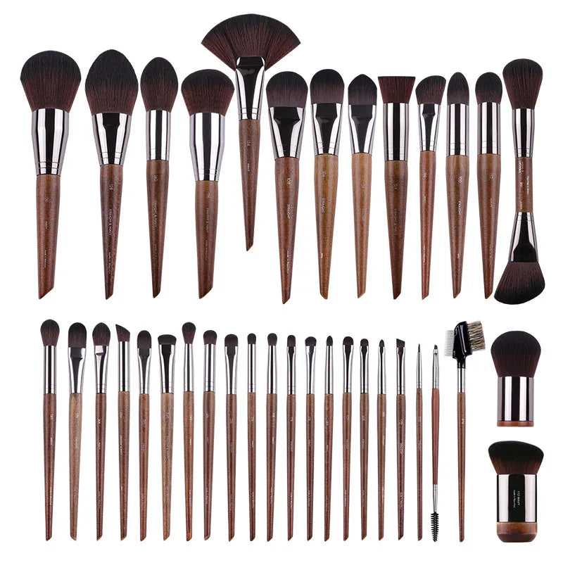 Introducing Lucky-Girls Brushes, the perfect toolset for creating flawless, professional-quality makeup looks with ease