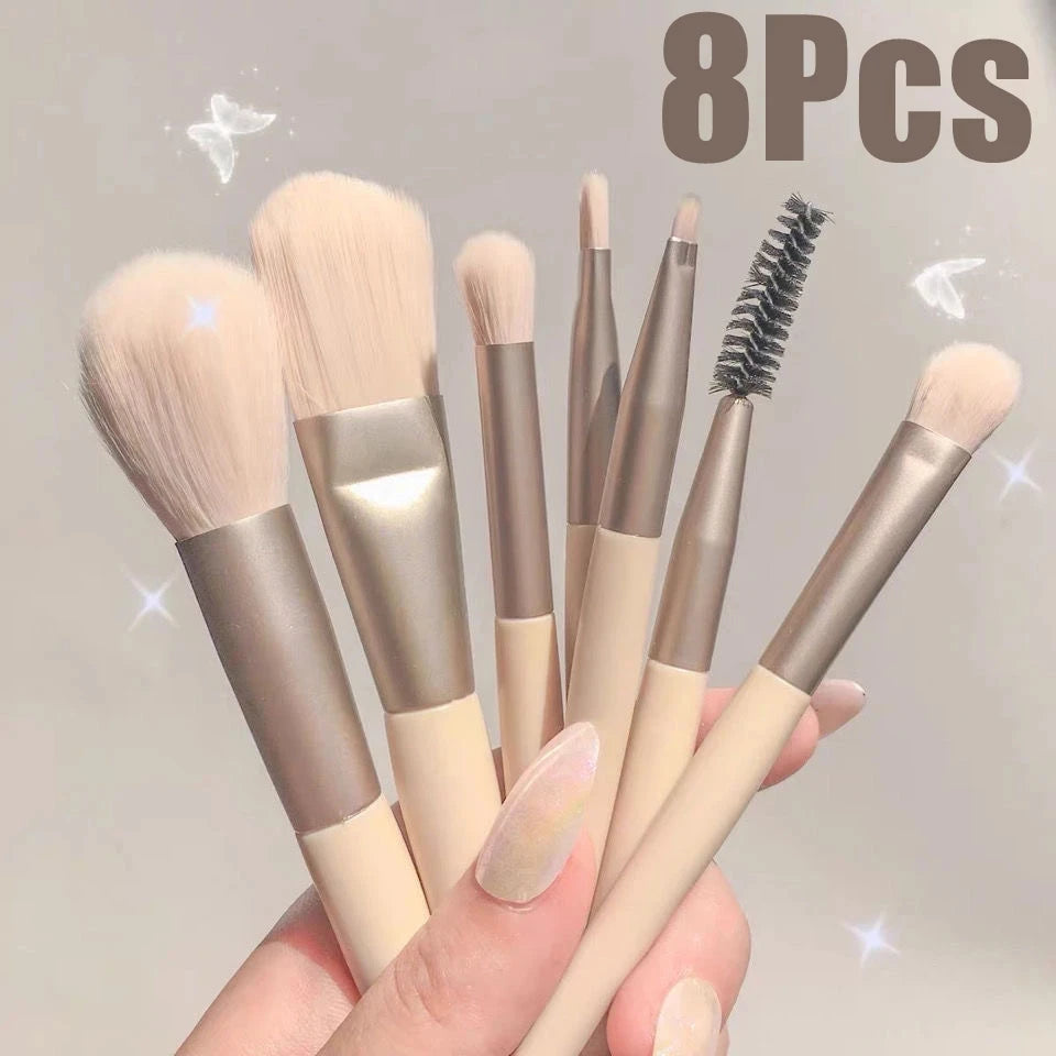 Achieve flawless, airbrushed results with this versatile collection of premium makeup brushes