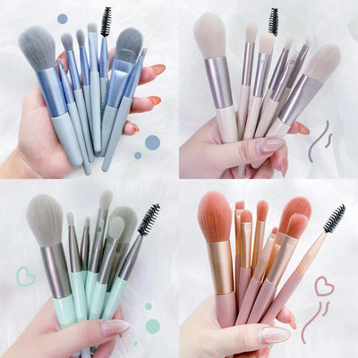 Achieve flawless, airbrushed results with this versatile collection of premium makeup brushes