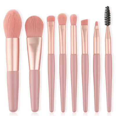 Achieve flawless, airbrushed results with this versatile collection of premium makeup brushes